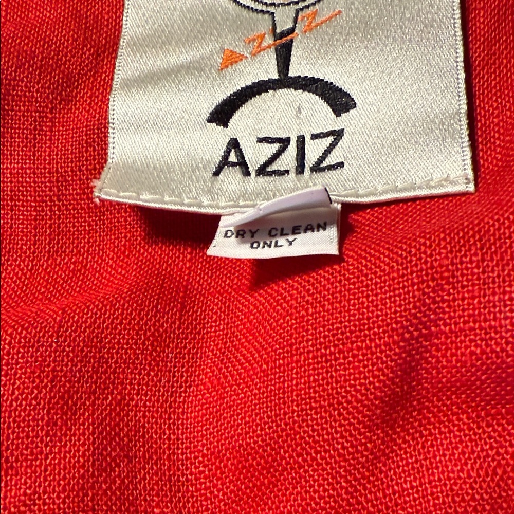 AZIZ Red Wrap linen mud cloth print with Black and White Accents EC - Picture 3 of 7